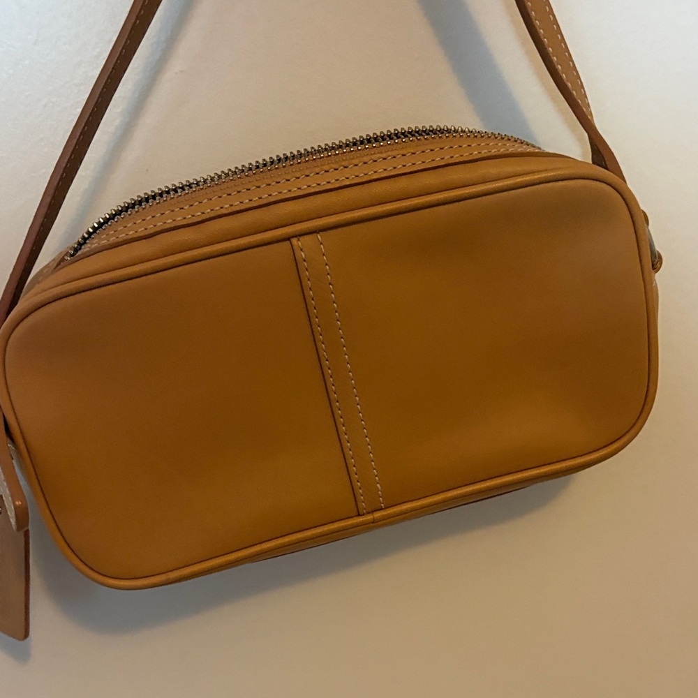 Chic Tan Leather Crossbody Bag